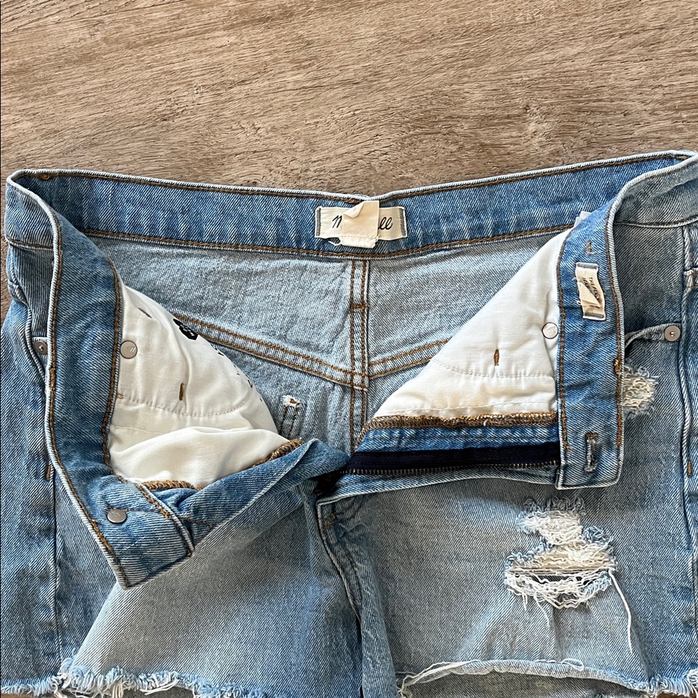 The Perfect Jean Short - Picture 4 of 8